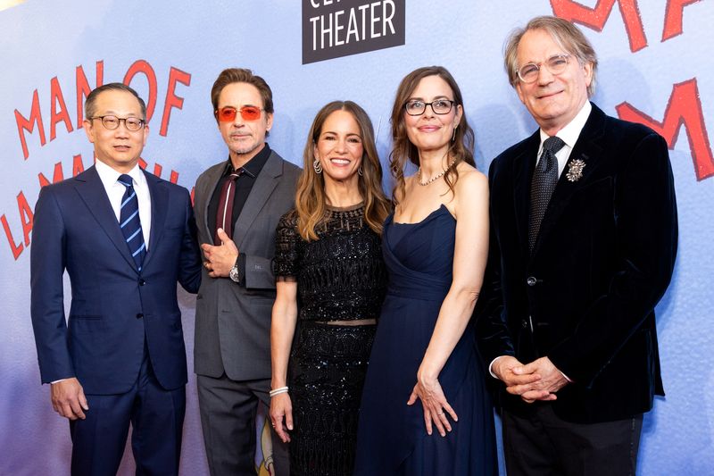 Photos: On the Red Carpet for Lincoln Center Theater's Gala Presentation of MAN OF LA MANCHA — photo 8 of 60