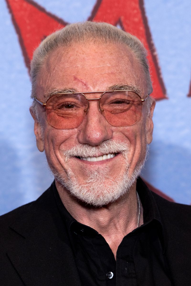 Photos: On the Red Carpet for Lincoln Center Theater's Gala Presentation of MAN OF LA MANCHA — photo 33 of 60
