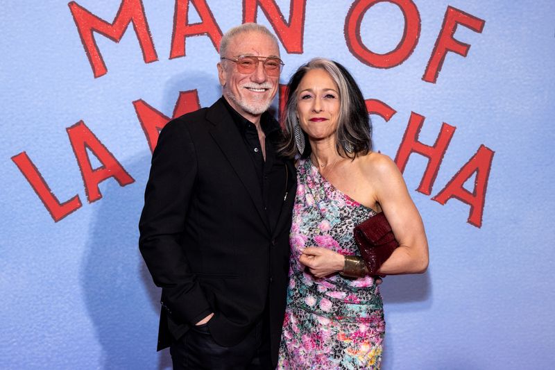Photos: On the Red Carpet for Lincoln Center Theater's Gala Presentation of MAN OF LA MANCHA — photo 35 of 60