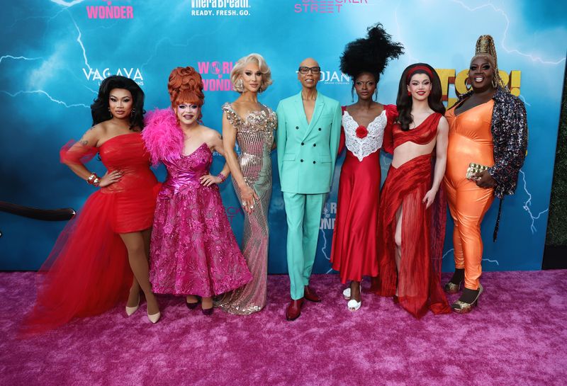 Photos: RuPaul & DRAG RACE Stars Attend STOP! THAT! TRAIN! World Premiere — photo 11 of 35