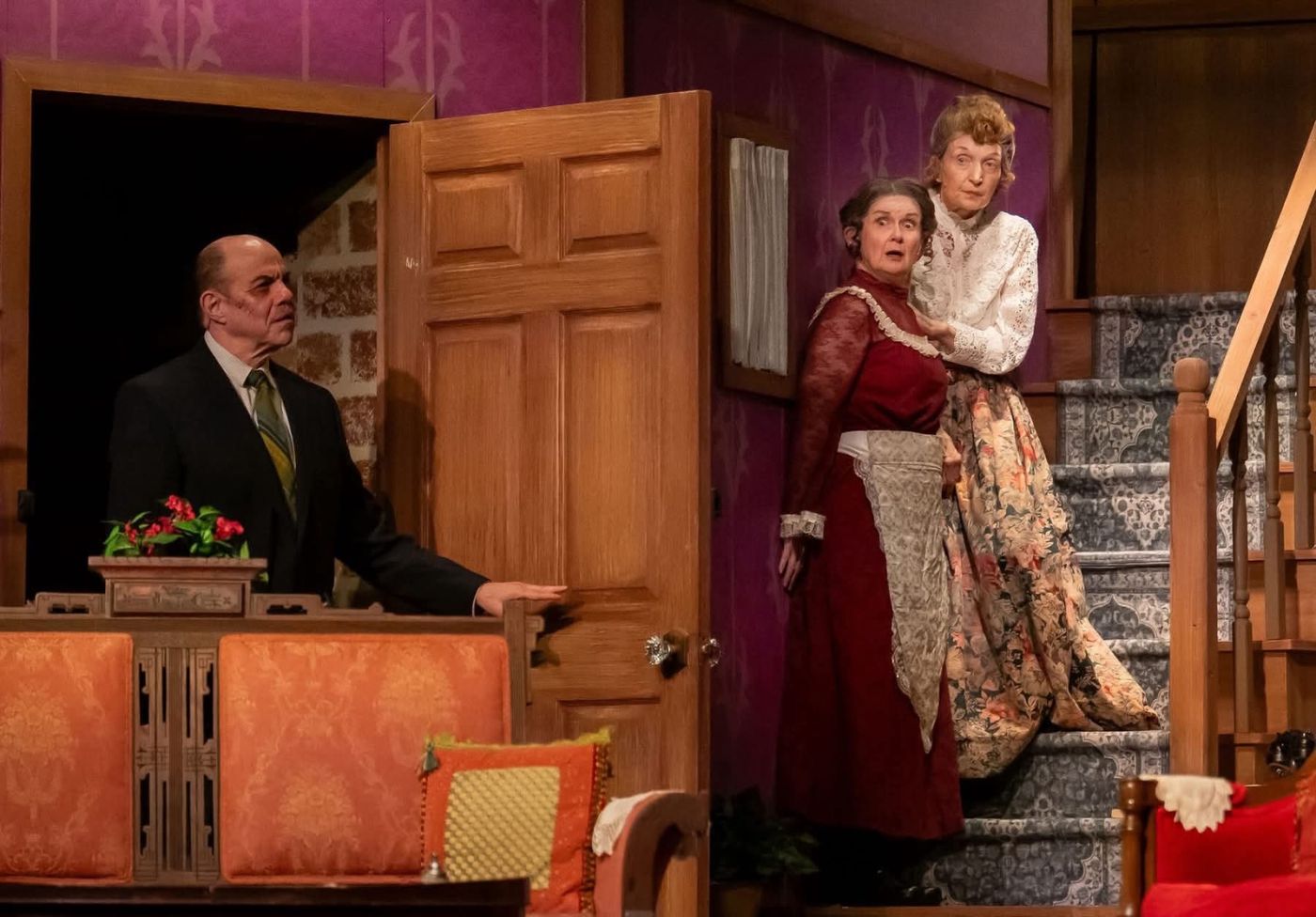Review: ARSENIC AND OLD LACE at The Candlelight Theatre Image