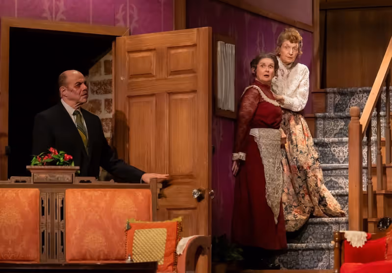 Review: ARSENIC AND OLD LACE at The Candlelight Theatre Image