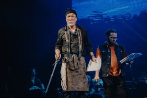 Patrick Page, Robin de Jesus Photo