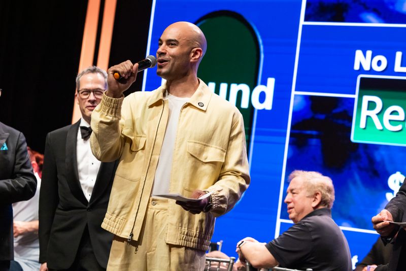 Photos/Video: Broadway Bets Raises 9,528 For Broadway Cares/Equity Fights AIDS — photo 10 of 14