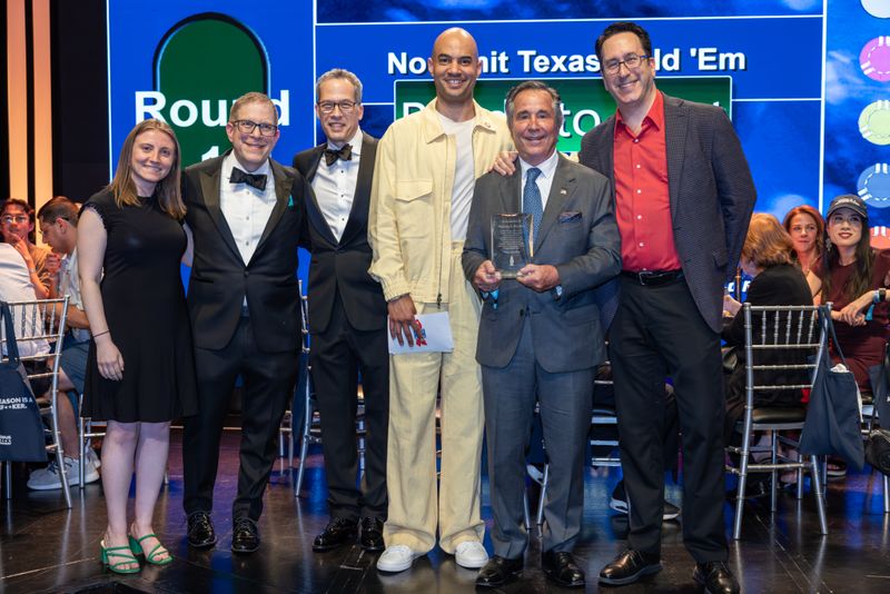 Photos/Video: Broadway Bets Raises 9,528 For Broadway Cares/Equity Fights AIDS — photo 6 of 14