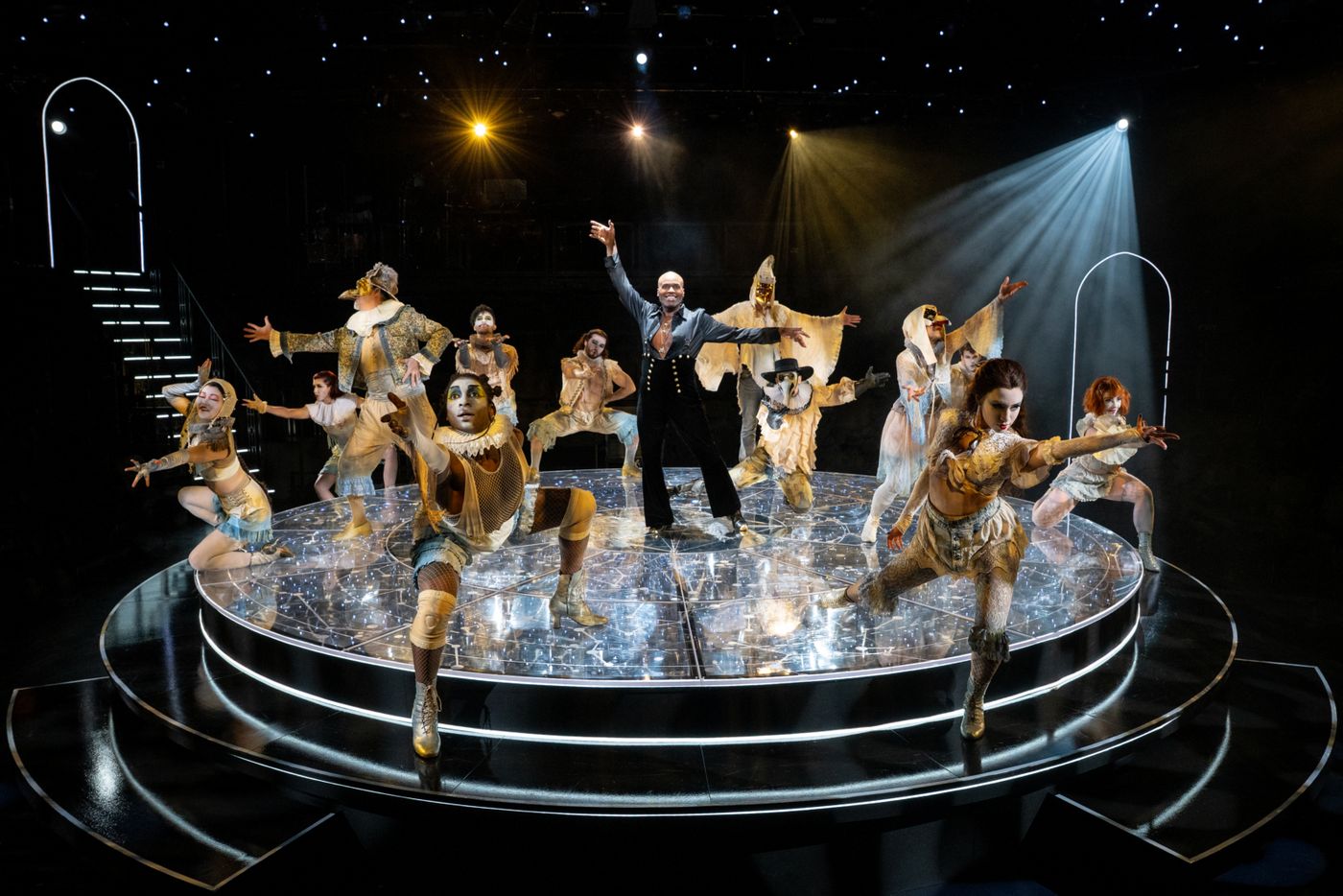 Photos: Get a First Look at PIPPIN at Signature Theatre Image