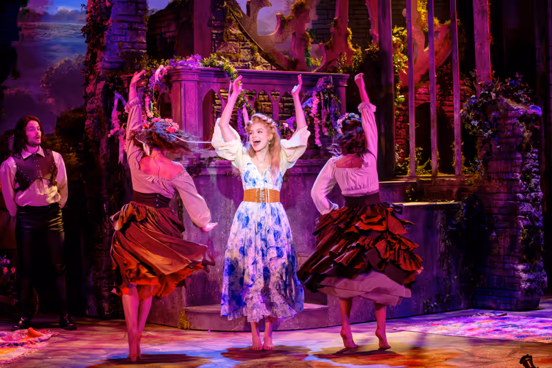 Review: CAMELOT at The John W. Engeman Theater Image