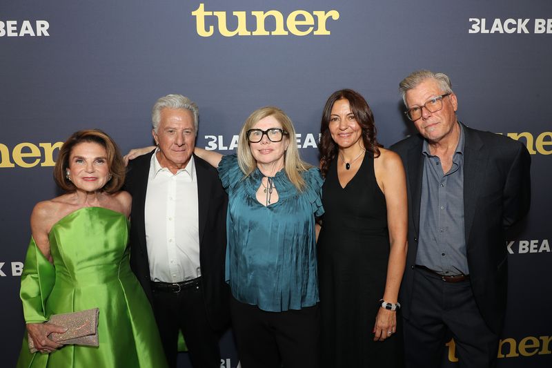 Photos: Tovah Feldshuh, Dustin Hoffman, & More Attend TUNER New York Screening — photo 9 of 19