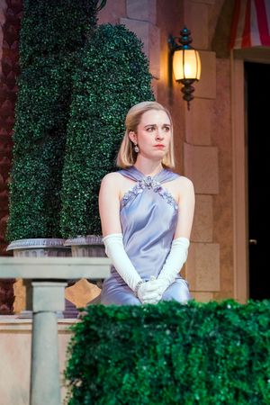 Fiona Robberson @ BroadwayWorld Fiona Robberson Photo