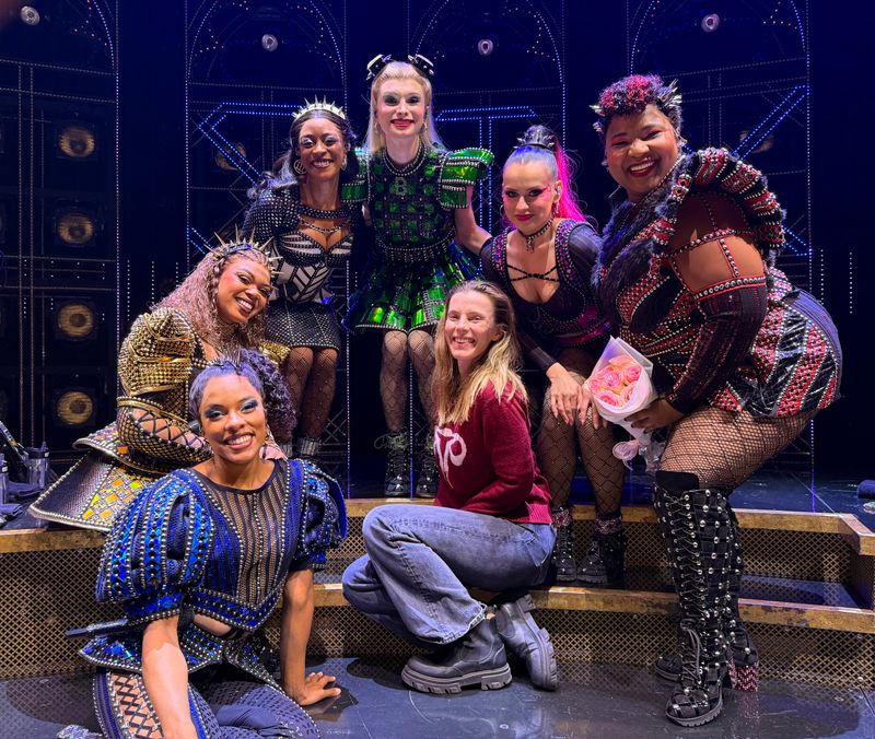 Photos: Betty Gilpin Visits SIX on Broadway — photo 1 of 2