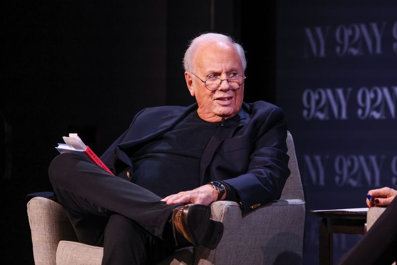 Photos: Roger Rosenblatt Talks 'More Rules for Aging' With Alan Alda and Joy Behar — photo 7 of 31