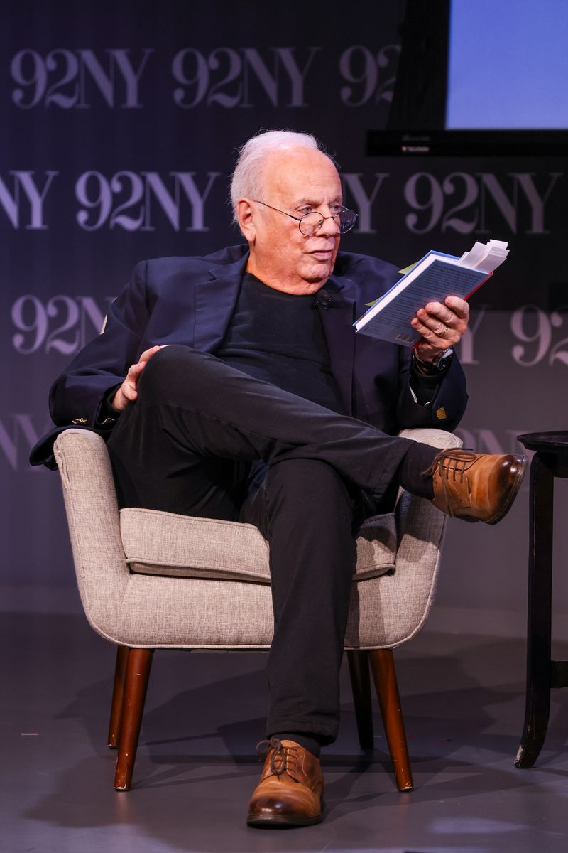 Photos: Roger Rosenblatt Talks 'More Rules for Aging' With Alan Alda and Joy Behar — photo 10 of 31