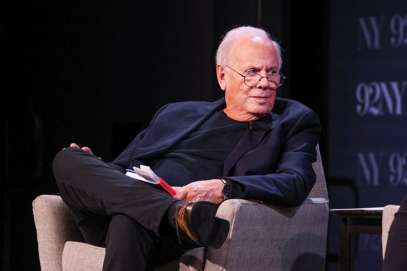 Photos: Roger Rosenblatt Talks 'More Rules for Aging' With Alan Alda and Joy Behar — photo 24 of 31
