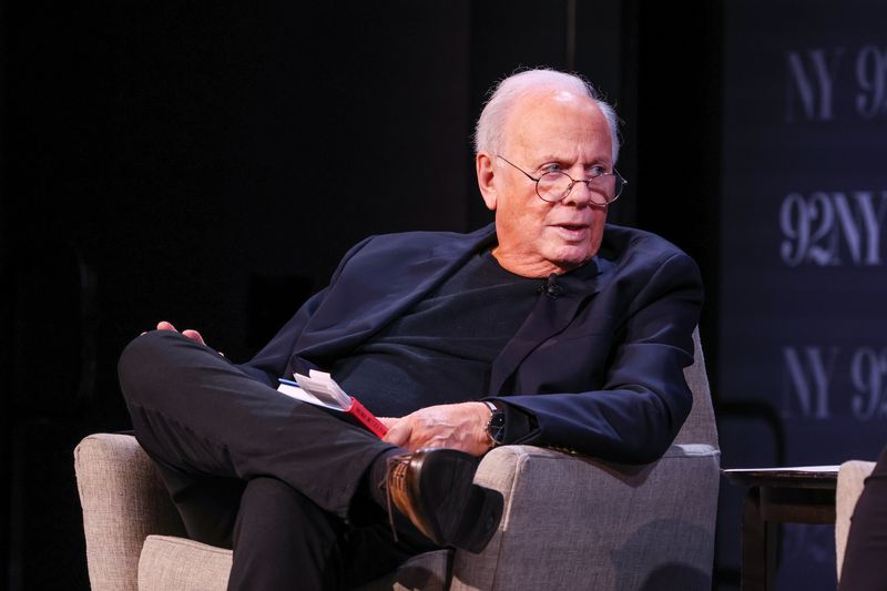 Photos: Roger Rosenblatt Talks 'More Rules for Aging' With Alan Alda and Joy Behar — photo 9 of 31