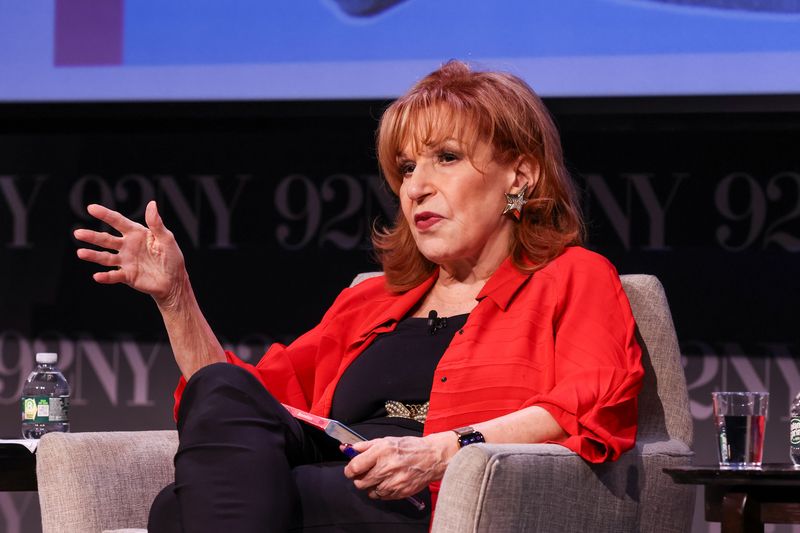 Photos: Roger Rosenblatt Talks 'More Rules for Aging' With Alan Alda and Joy Behar — photo 28 of 31