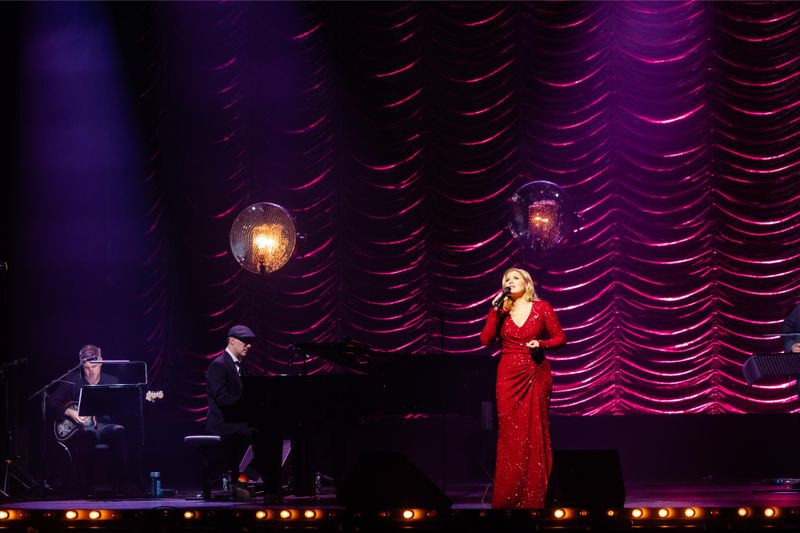 Photos: Megan Hilty Performs in Concert at Theatre Royal Drury Lane — photo 8 of 18
