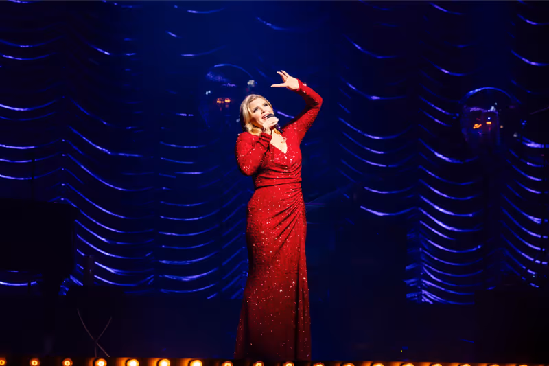 Photos: Megan Hilty Performs in Concert at Theatre Royal Drury Lane — photo 1 of 18
