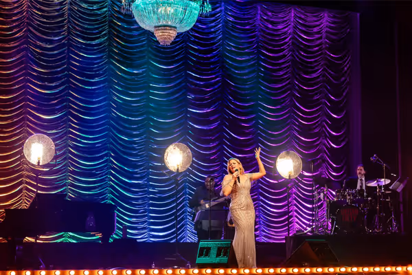 Megan Hilty Photo