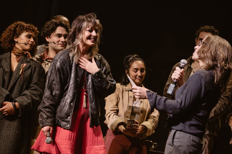 Photos/Video: HADESTOWN Celebrates Gold Certification of Original Broadway Cast Recording — photo 1 of 12