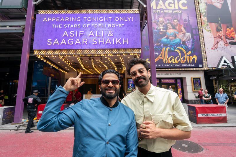 Photos/Video: DELI BOYS Make Cameo in ALADDIN on Broadway — photo 4 of 4