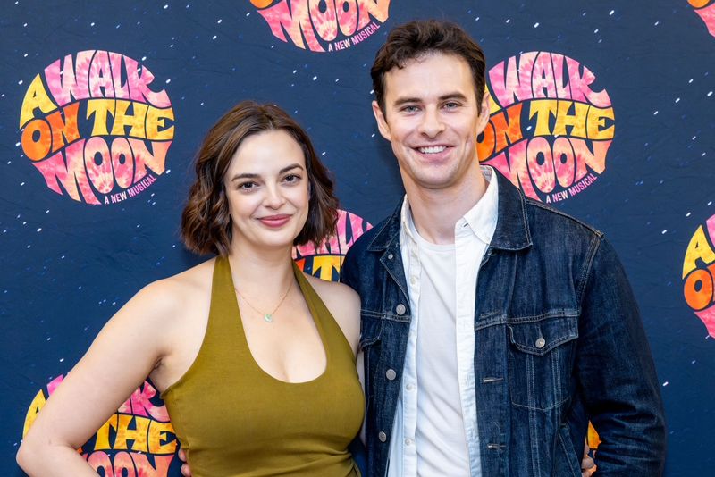 Photos: A WALK ON THE MOON Cast Meets the Press — photo 2 of 7