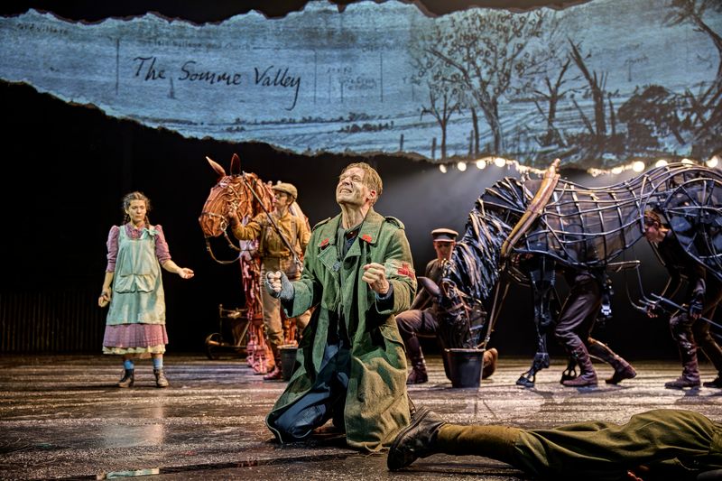 Photos: WAR HORSE Returns To National Theatre — photo 2 of 25