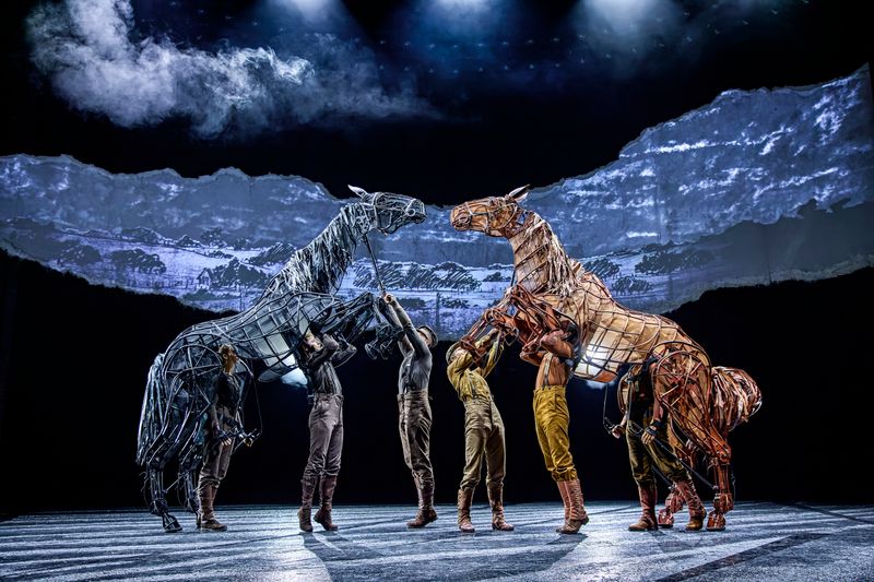 Photos: WAR HORSE Returns To National Theatre — photo 22 of 25