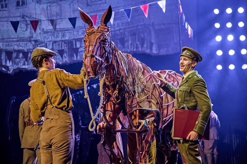 Photos: WAR HORSE Returns To National Theatre — photo 25 of 25