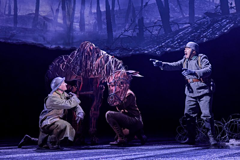Photos: WAR HORSE Returns To National Theatre — photo 10 of 25