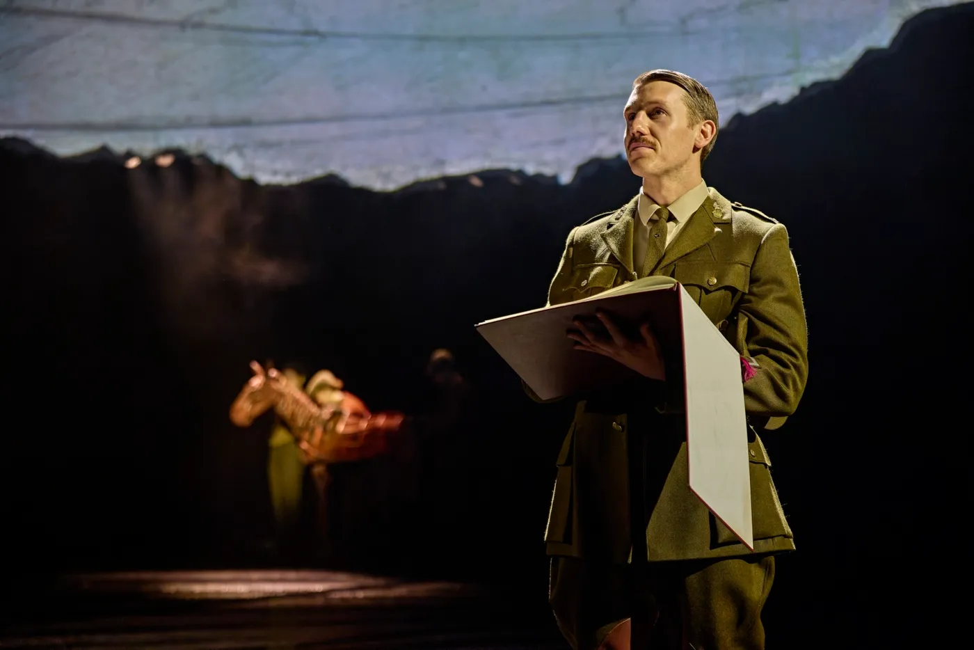 Photos: WAR HORSE Returns To National Theatre Image