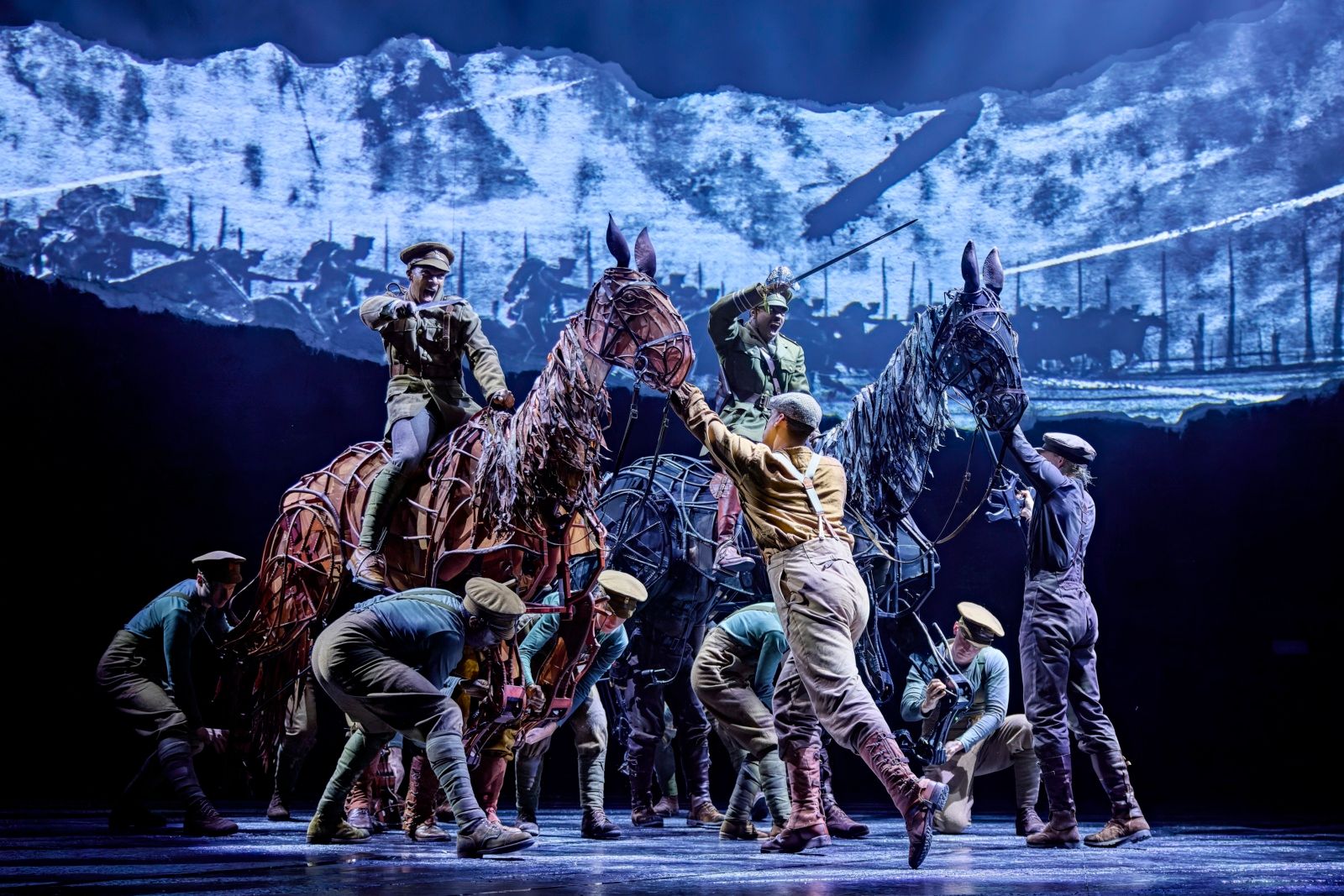 Photos: WAR HORSE Returns To National Theatre — photo 20 of 25