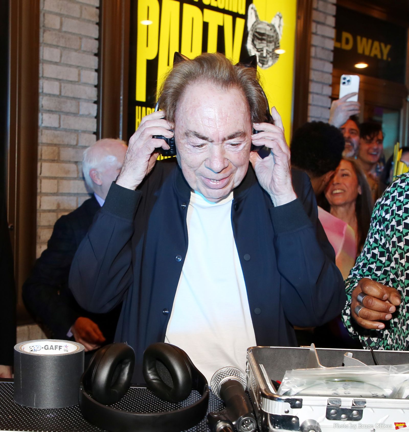 Photos: Andrew Lloyd Webber Makes Guest DJ Appearance at CATS: THE JELLICLE BALL — photo 2 of 34