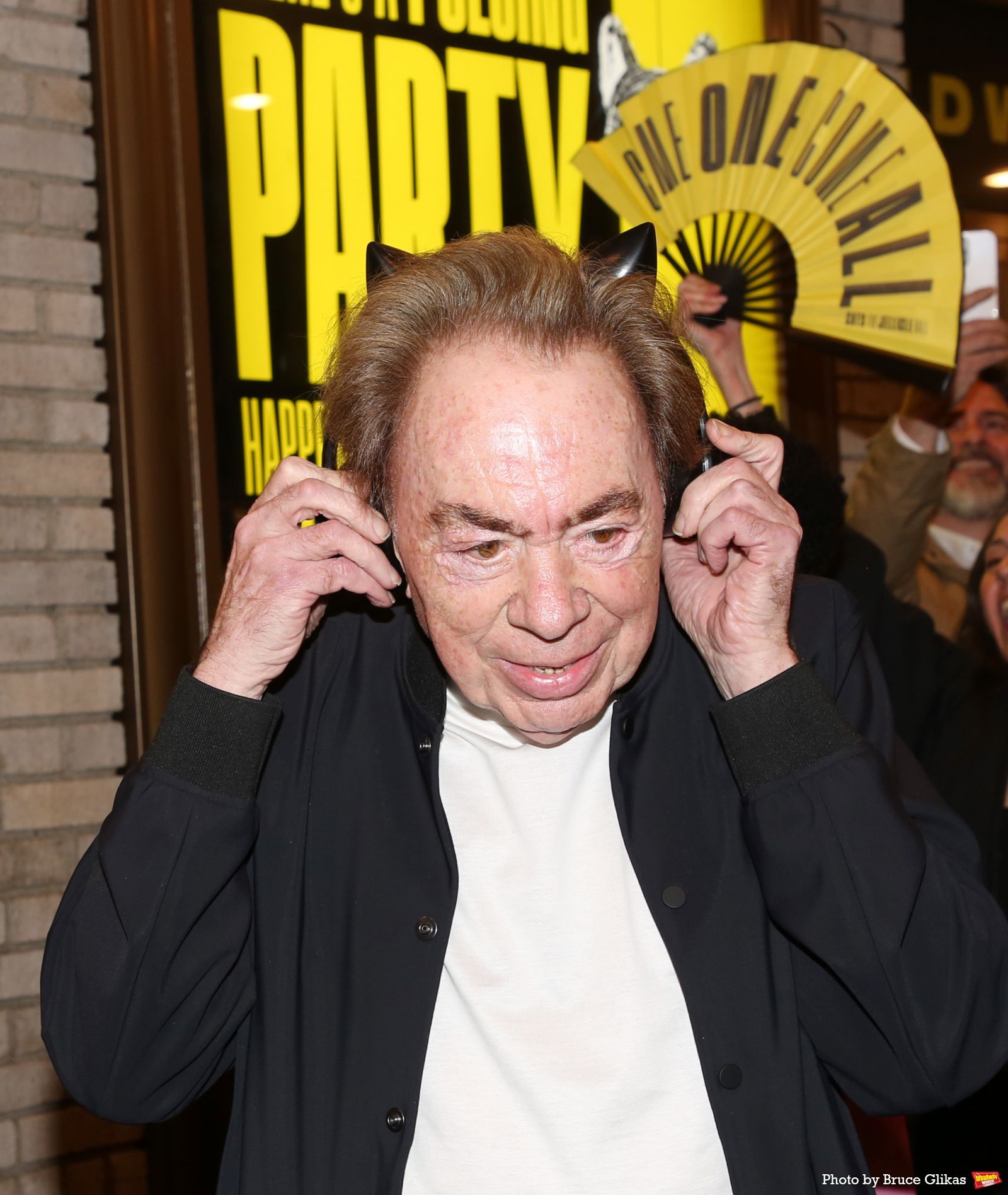 Photos: Andrew Lloyd Webber Makes Guest DJ Appearance at CATS: THE JELLICLE BALL — photo 3 of 34