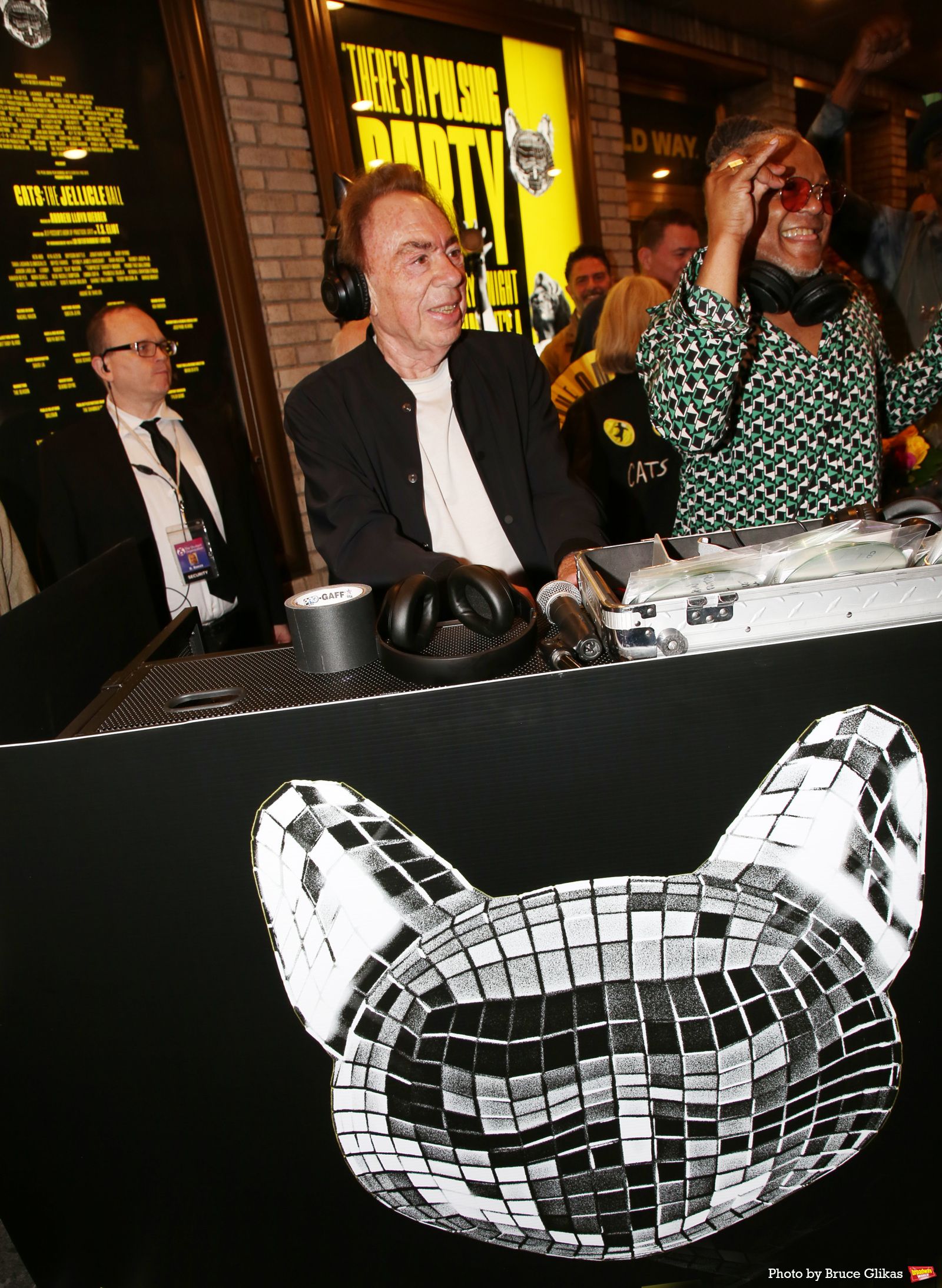 Photos: Andrew Lloyd Webber Makes Guest DJ Appearance at CATS: THE JELLICLE BALL — photo 10 of 34