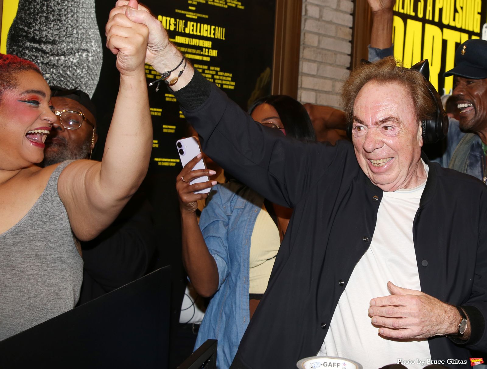 Photos: Andrew Lloyd Webber Makes Guest DJ Appearance at CATS: THE JELLICLE BALL — photo 15 of 34