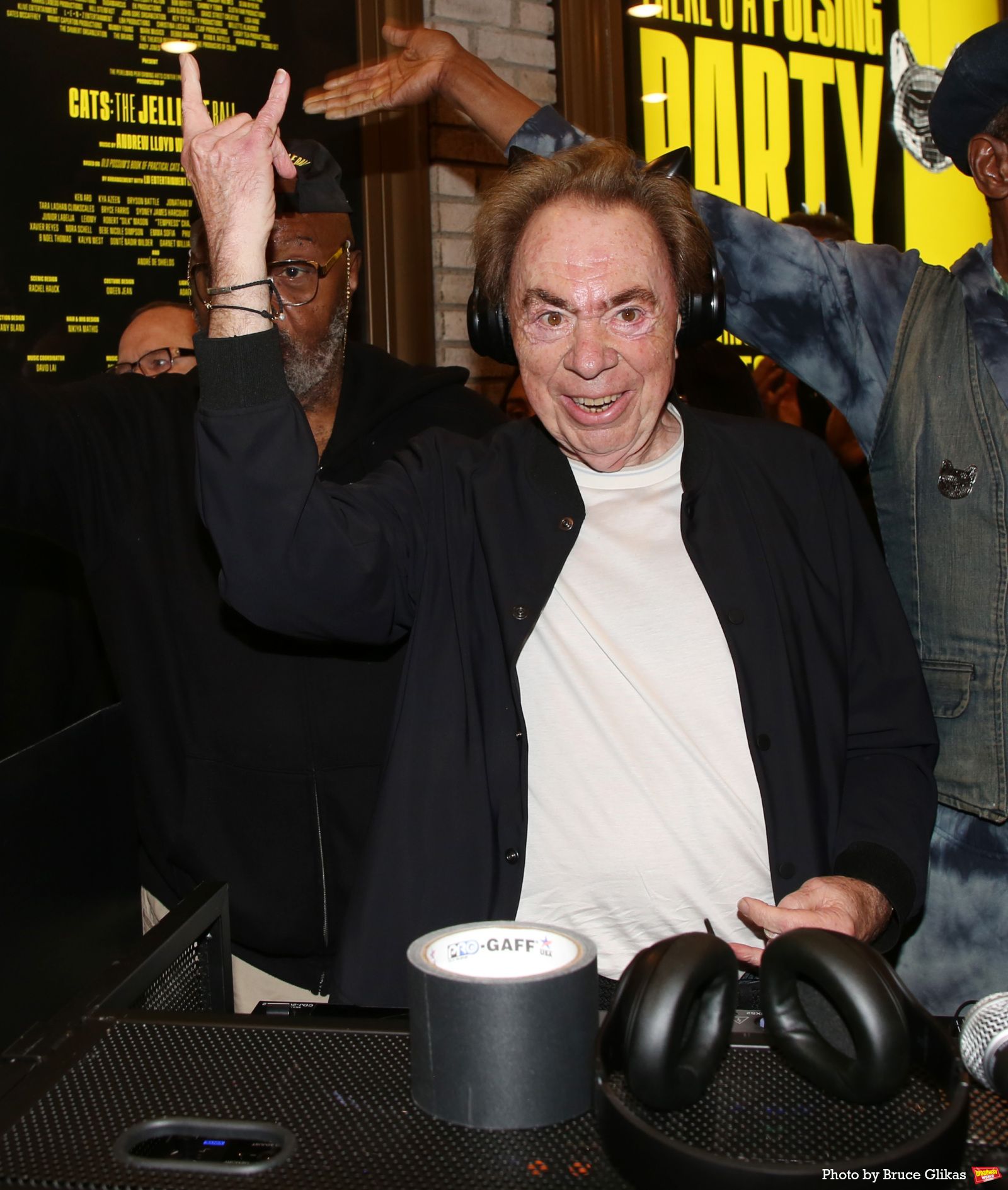 Photos: Andrew Lloyd Webber Makes Guest DJ Appearance at CATS: THE JELLICLE BALL — photo 21 of 34