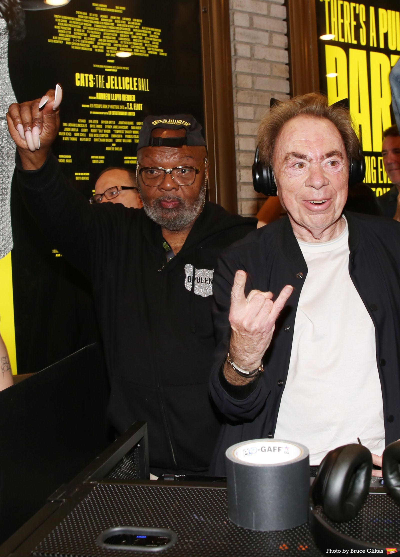 Photos: Andrew Lloyd Webber Makes Guest DJ Appearance at CATS: THE JELLICLE BALL — photo 22 of 34