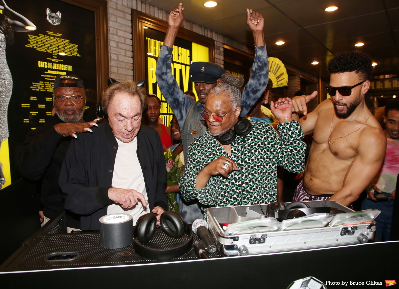 Photos: Andrew Lloyd Webber Makes Guest DJ Appearance at CATS: THE JELLICLE BALL — photo 25 of 34