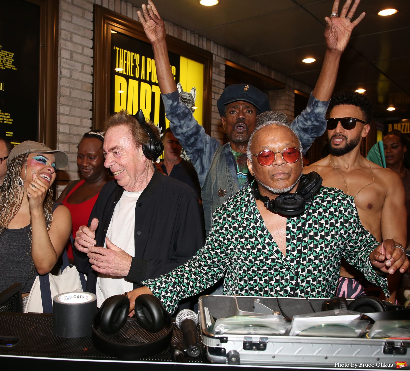 Photos: Andrew Lloyd Webber Makes Guest DJ Appearance at CATS: THE JELLICLE BALL — photo 31 of 34