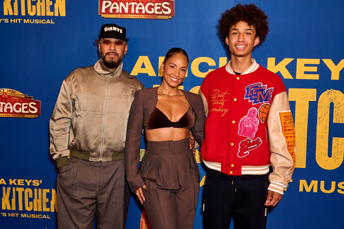 Alicia Keys, Swizz Beatz, Egypt Daoud Dean at Photos: Alicia Keys Attends HELL'S KITCHEN National Tour Opening