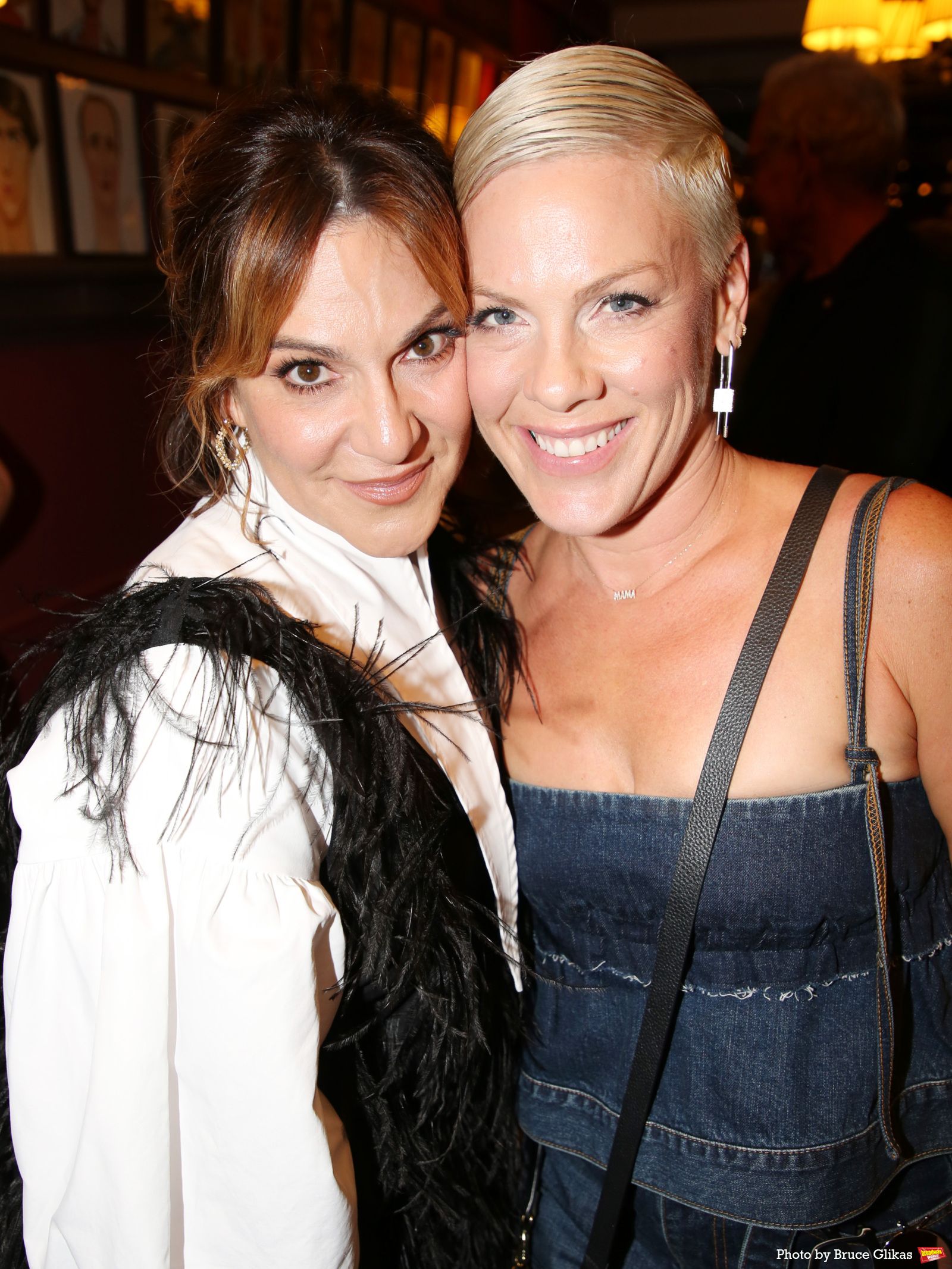 Photos: THE LOST BOYS' Shoshana Bean Receives Portrait at Sardi's — photo 12 of 66