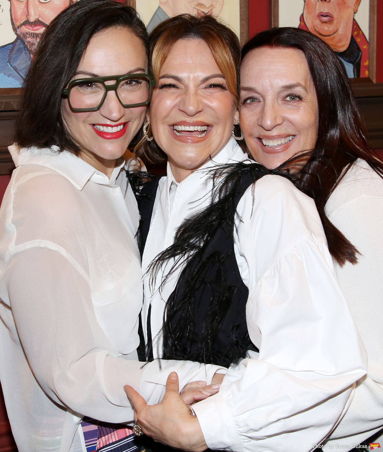 Photos: THE LOST BOYS' Shoshana Bean Receives Portrait at Sardi's — photo 14 of 66