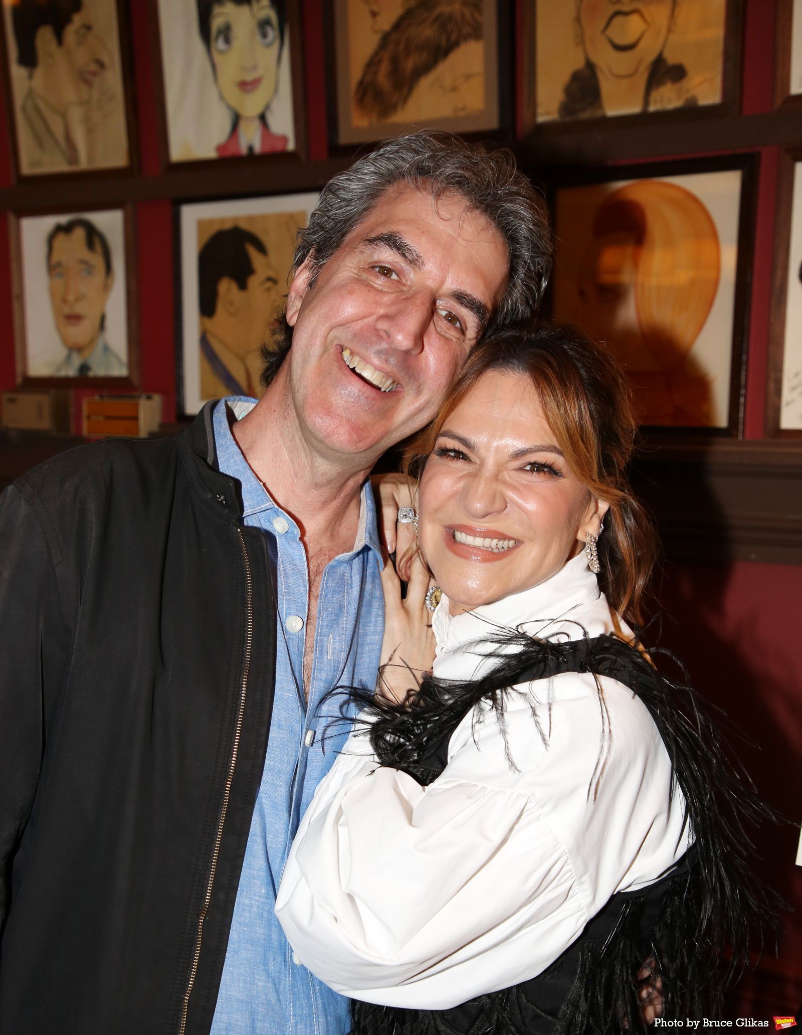 Photos: THE LOST BOYS' Shoshana Bean Receives Portrait at Sardi's — photo 19 of 66