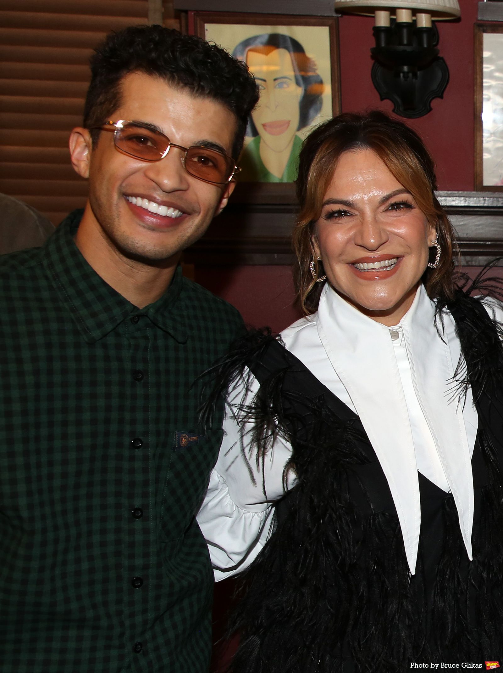 Photos: THE LOST BOYS' Shoshana Bean Receives Portrait at Sardi's — photo 20 of 66
