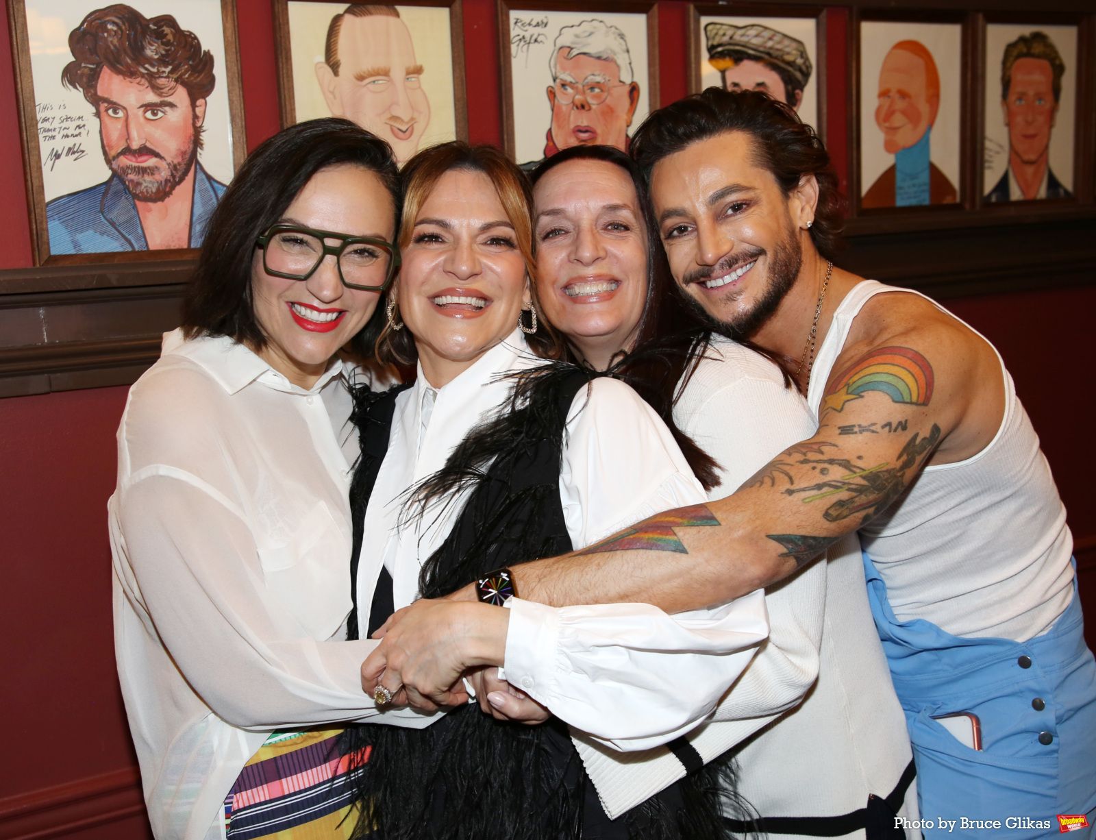 Photos: THE LOST BOYS' Shoshana Bean Receives Portrait at Sardi's — photo 23 of 66