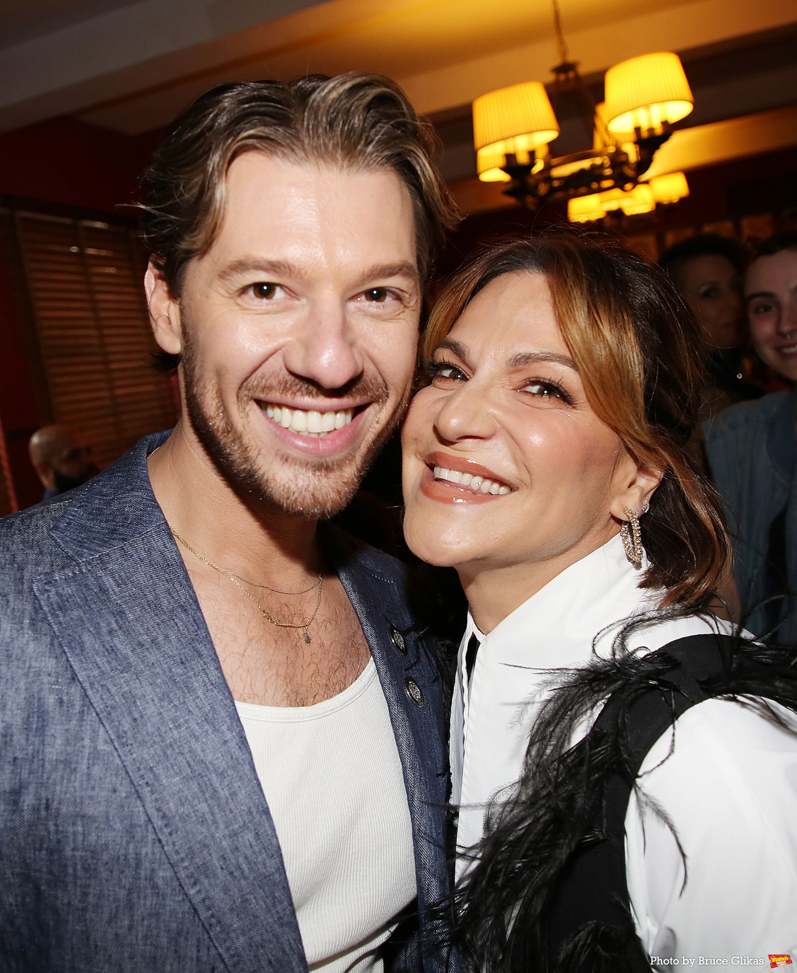 Photos: THE LOST BOYS' Shoshana Bean Receives Portrait at Sardi's — photo 24 of 66