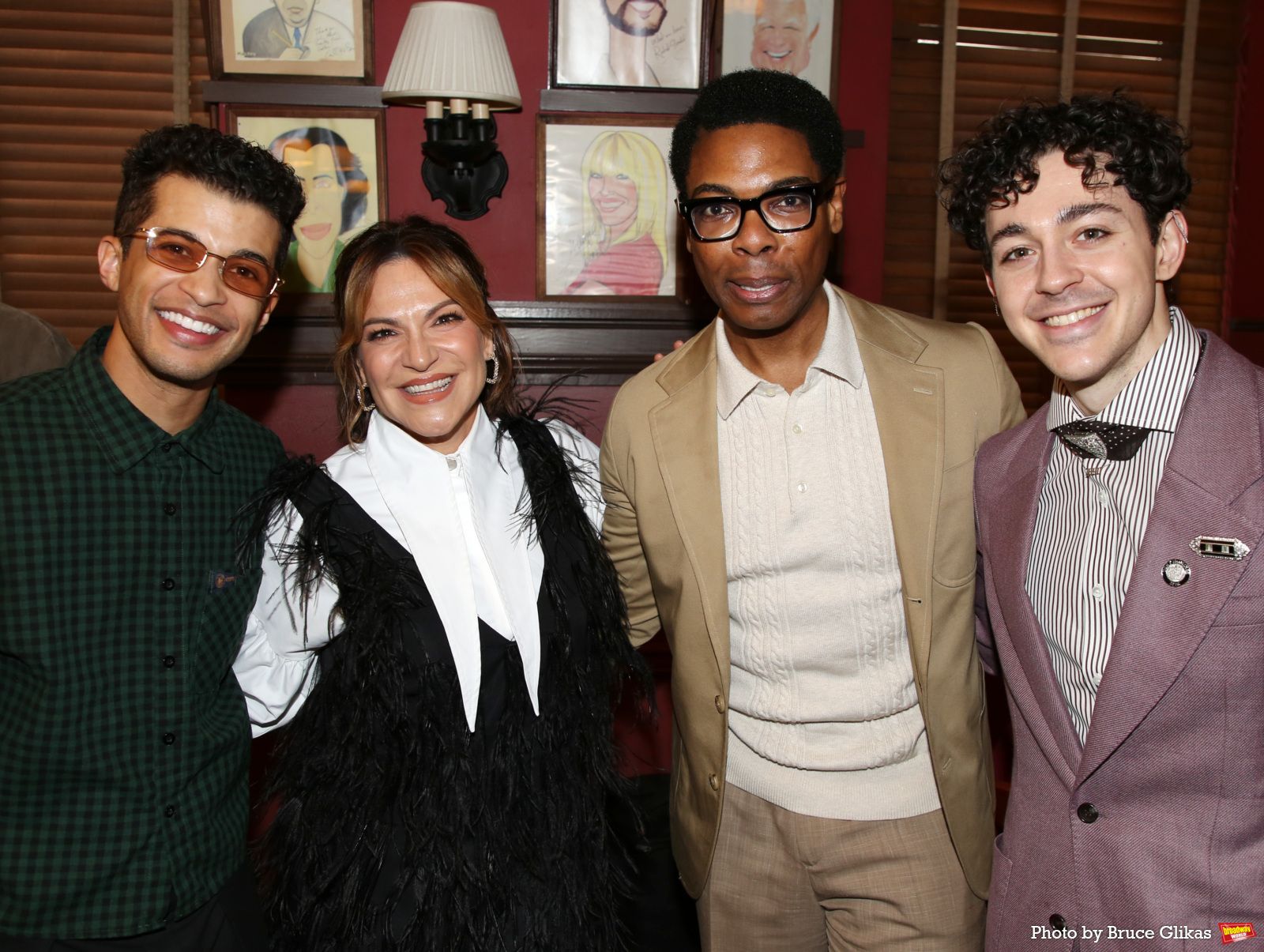 Photos: THE LOST BOYS' Shoshana Bean Receives Portrait at Sardi's — photo 25 of 66