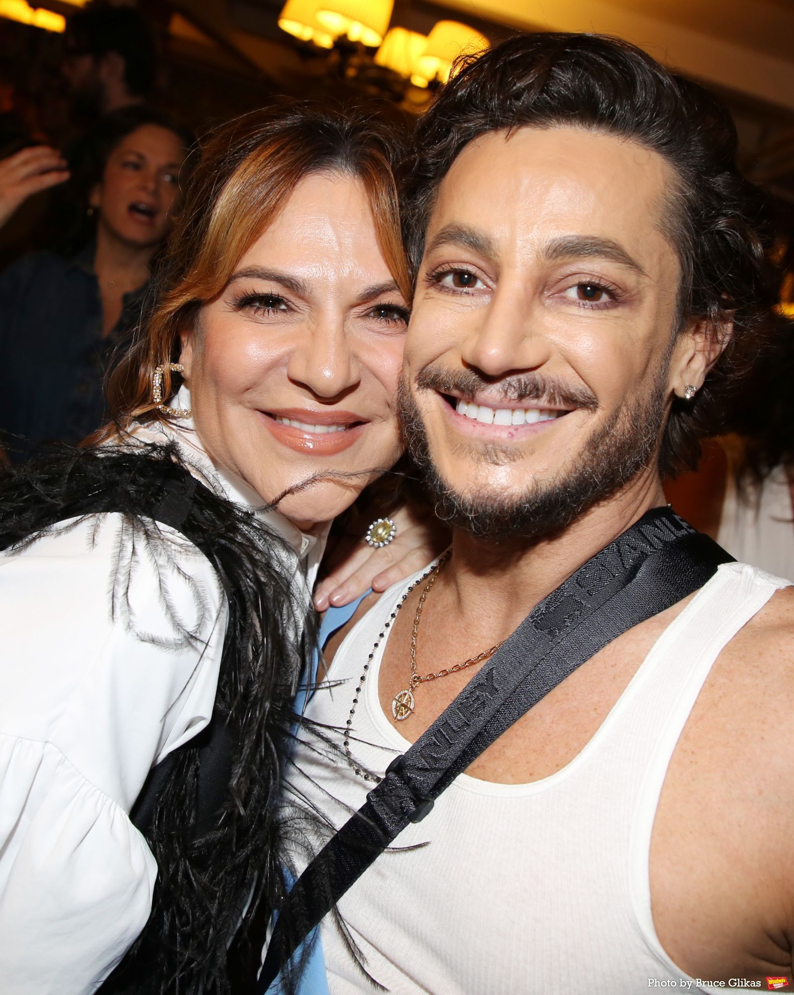 Photos: THE LOST BOYS' Shoshana Bean Receives Portrait at Sardi's — photo 29 of 66