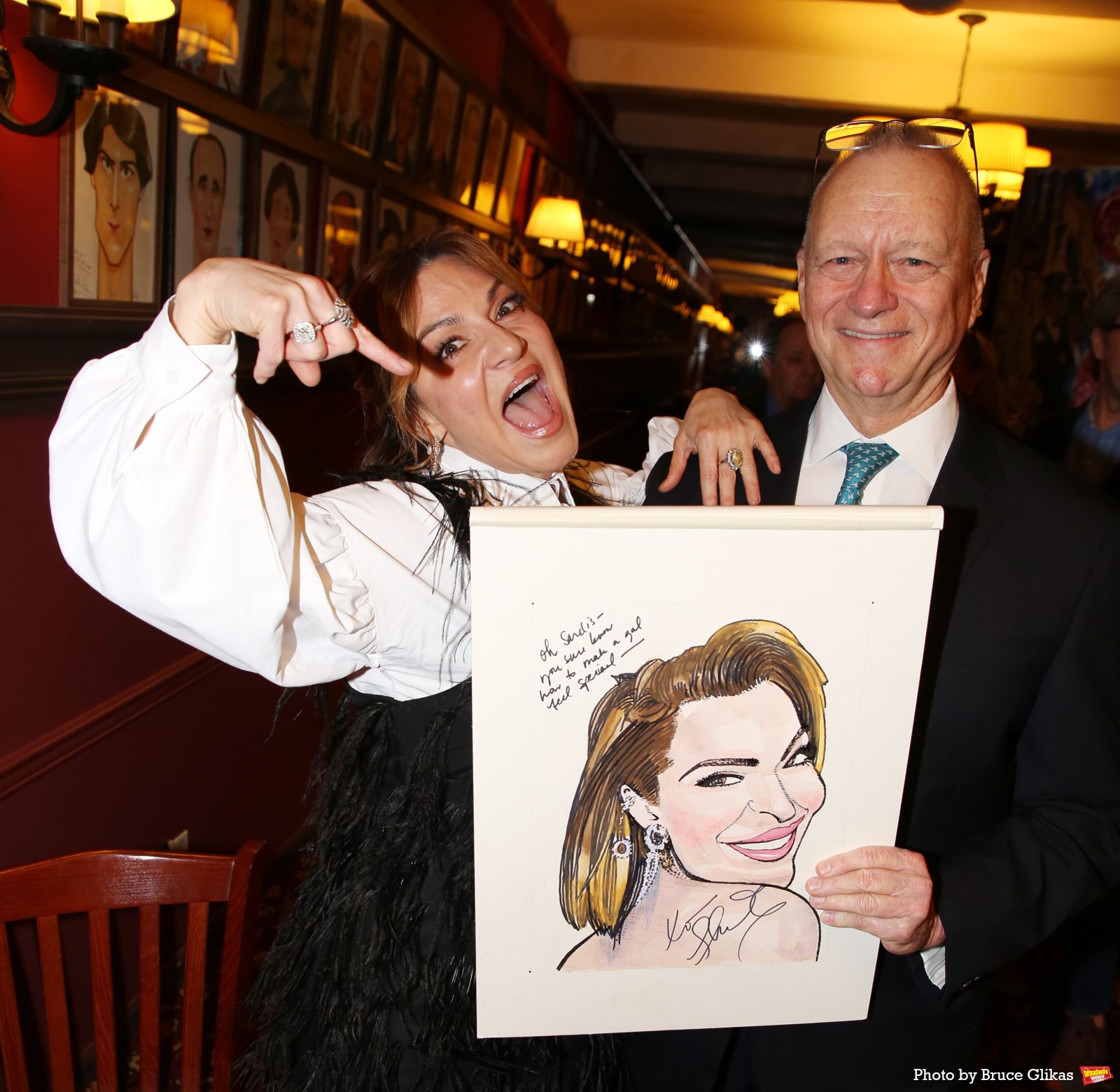 Photos: THE LOST BOYS' Shoshana Bean Receives Portrait at Sardi's — photo 44 of 66