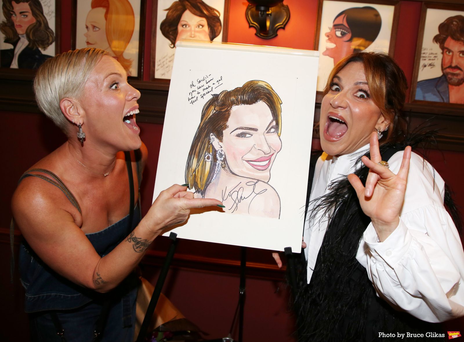 Photos: THE LOST BOYS' Shoshana Bean Receives Portrait at Sardi's — photo 47 of 66